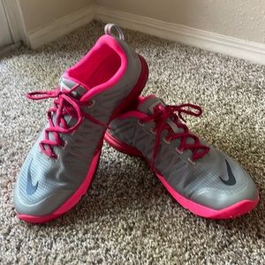Women’s Nike Lunar Cross Element shoe. Pink/grey and size 11.